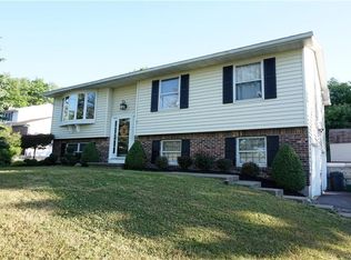 7813 Zimmerman Rd, Hamburg, NY 14075