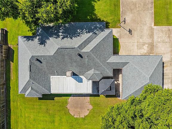 5th image of 128 Laura Dr