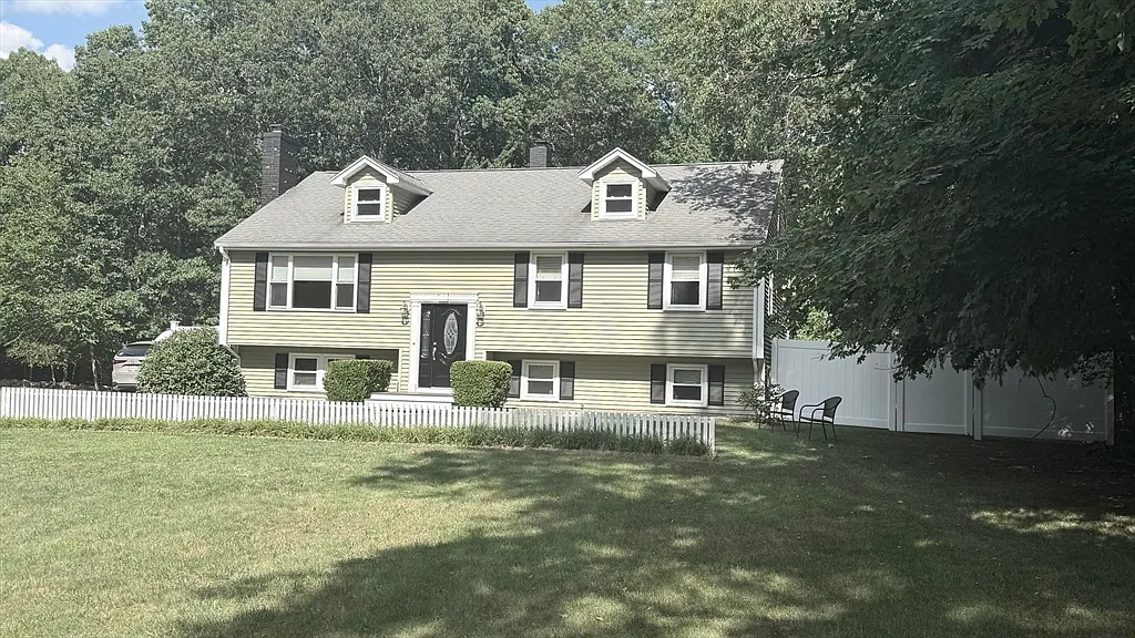 5 bed, 2.0 bath, 2012 sqft, $4,500 — Photo 1
