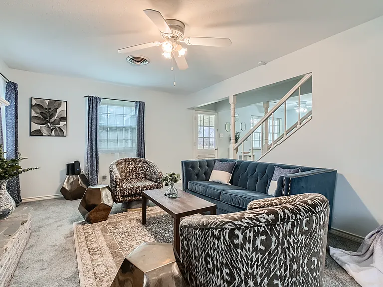 108 W Lilly Ln — Photo 22