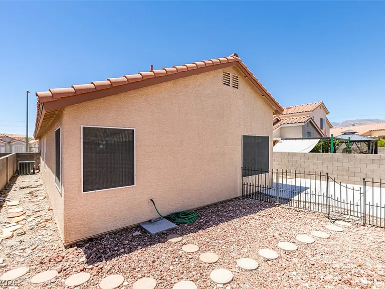 8168 W Gilmore Ave — Photo 40