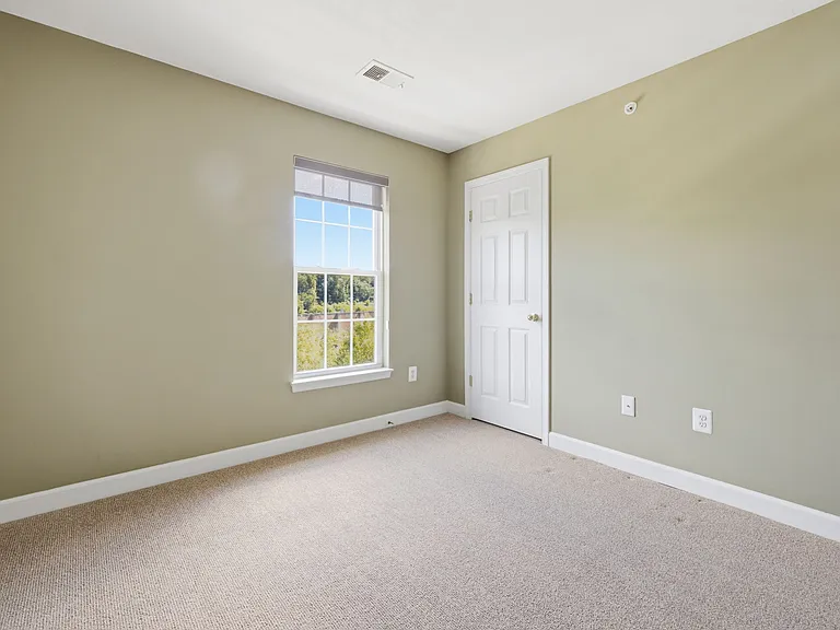 4473 Beacon Grove Cir #B — Photo 32