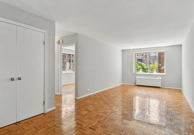 345 E 64th St #6B — Photo 1