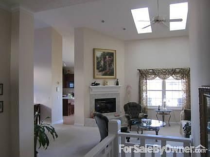 4th image of 15233 Seneca Cir