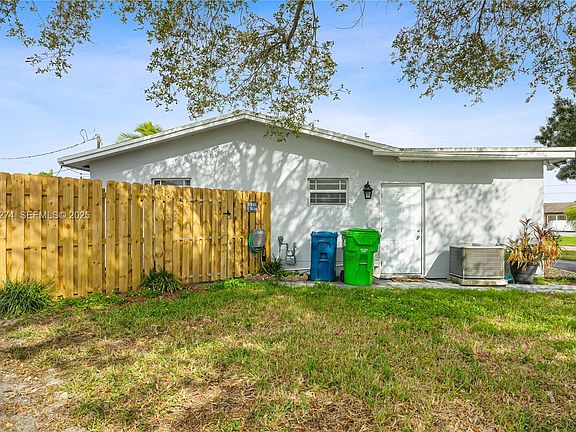 3rd image of 11301 NW 32nd Pl