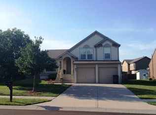 1872 W Cedar St, Olathe, KS 66061