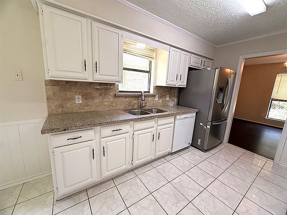 4th image of 1603 E Peters Colony Rd