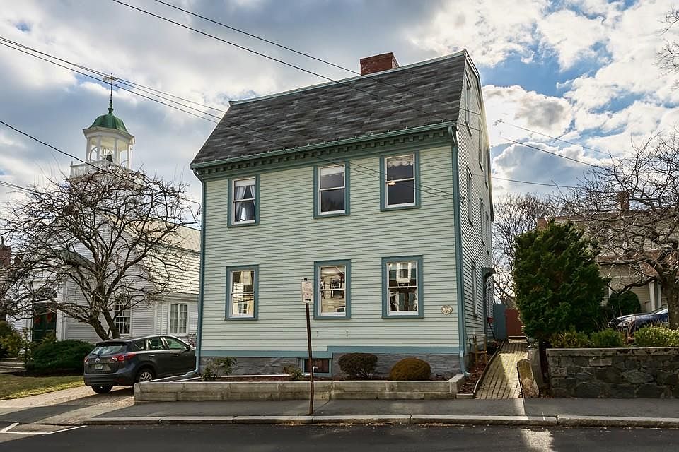 32 Mugford St Marblehead MA 01945 Zillow