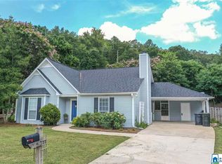 176 Brookhollow Dr, Pelham, AL 35124
