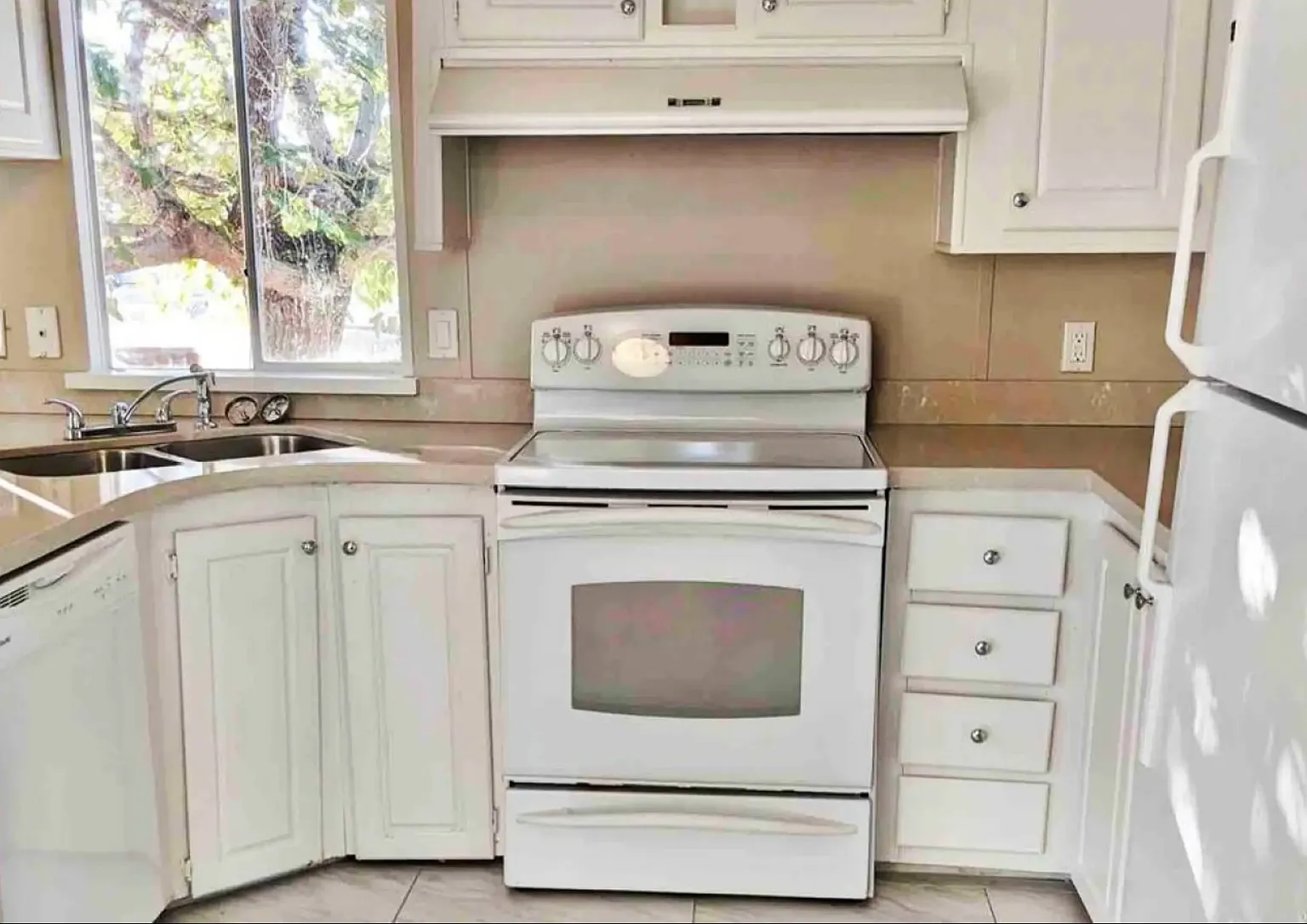 2 bed, 896 sqft, $1,200 — Photo 3