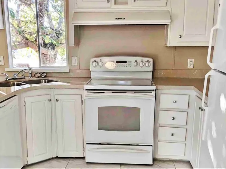 18 Kachina St — Photo 3