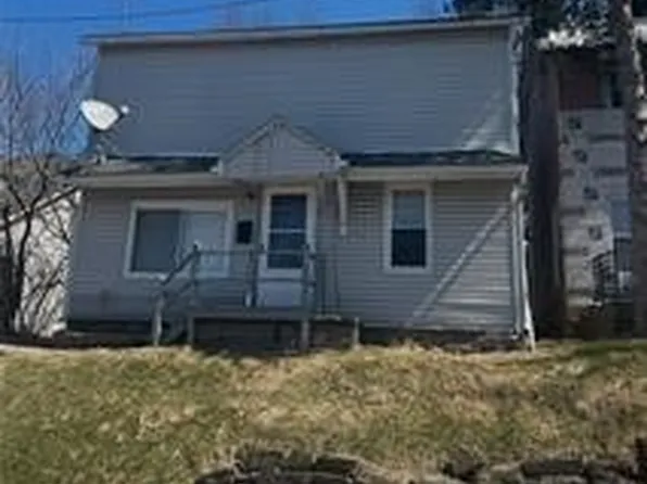 238 N Oakland Ave, Sharon, PA 16146