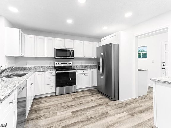 5th image of 13551 Stratford Place Cir APT 201