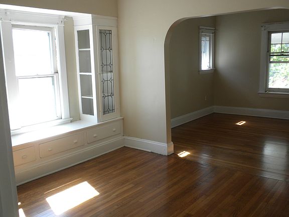 3rd image of 10710 Fidelity Ave