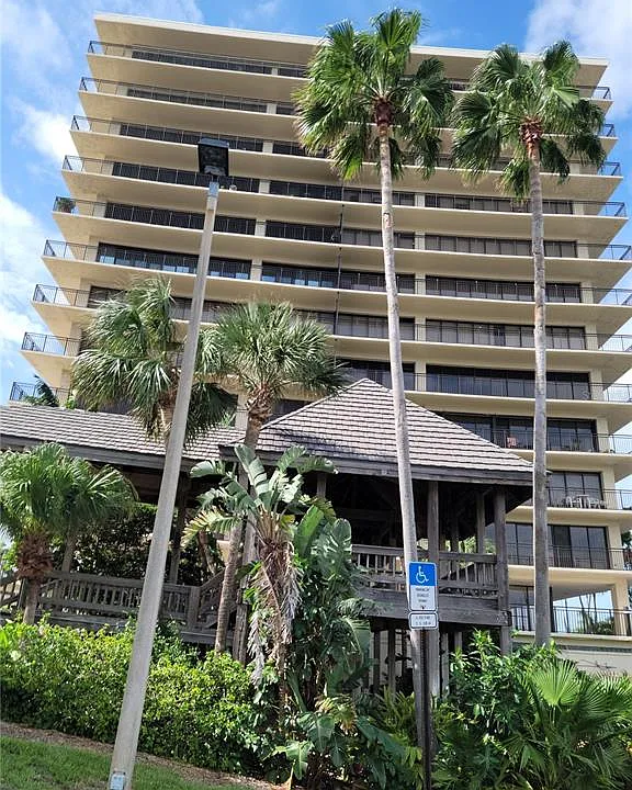 7650 Bayshore Dr #302