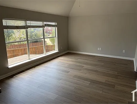 4 bed, 2614 sqft, $2,799 — Photo 4