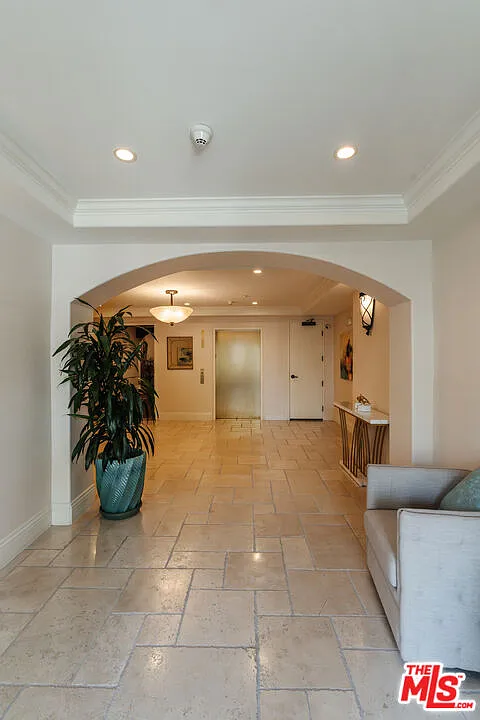 3 bed, 3.5 bath, 3110 sqft, $12,000 — Photo 3