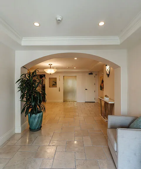 1835 Pandora Ave #302 — Photo 3