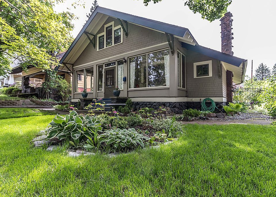 1st image of 915 W 12th Ave