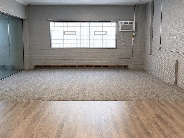 5320 N Damen Ave #201 — Photo 3