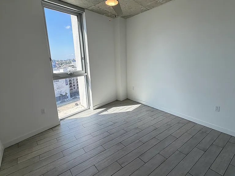 40 NE 28th St #B2 — Photo 17