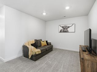 1166 W Early Light Way, Bluffdale, UT 84065