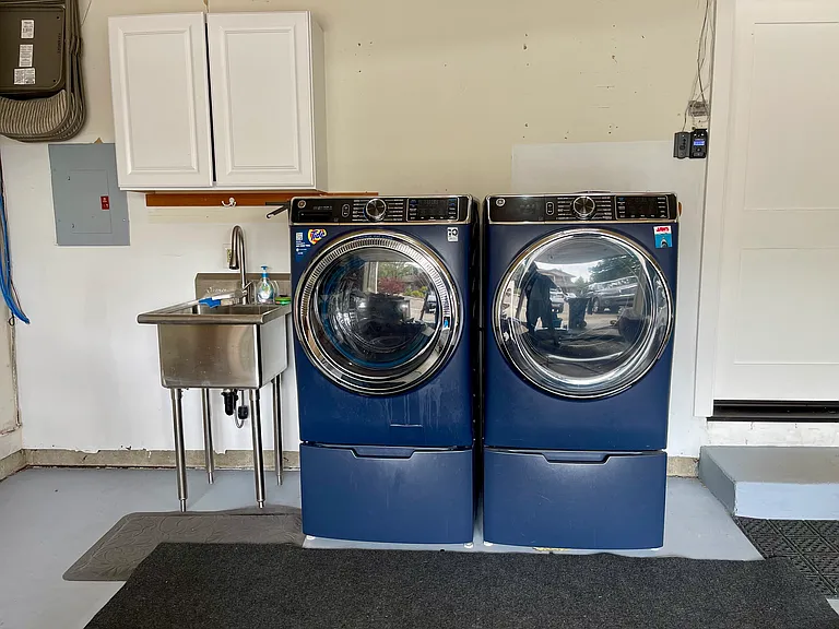 Washer & Dryer in garge