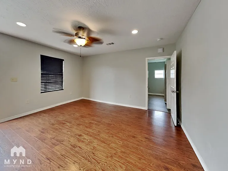 11807 Roandale Dr — Photo 6