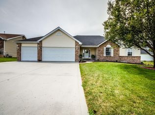 2216 Blue Lake Dr, Wentzville, MO 63385