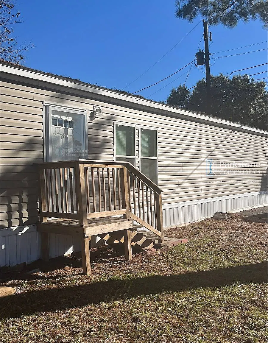 3110 Victory Dr — Photo 1
