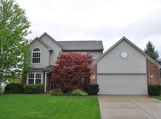 192 Columbia Dr, South Lyon, MI 48178