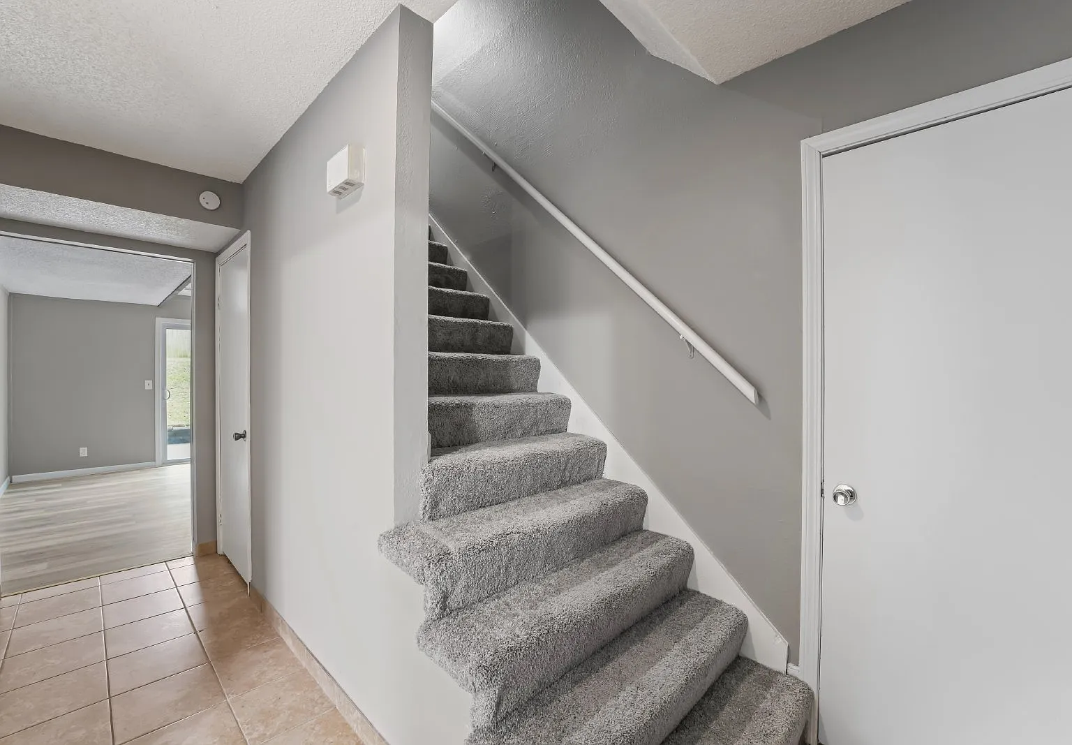 3 bed, 2.5 bath, 1440 sqft, $1,950 — Photo 4