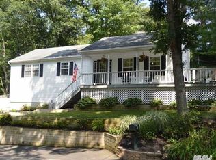 5 Medford Rd, Sound Beach, NY 11789