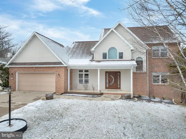 130 Oak Pointe Cir, State College, PA 16801