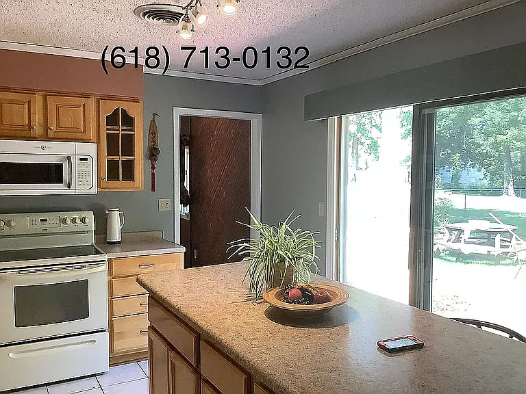 3 bed, 1.5 bath, 1332 sqft, $1,625 — Photo 4