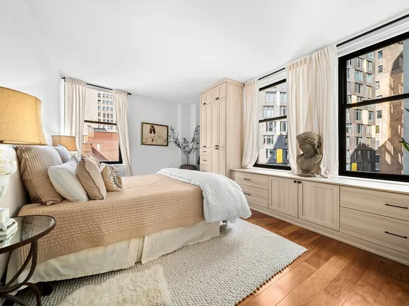 3 Hanover Square image 4 of 8