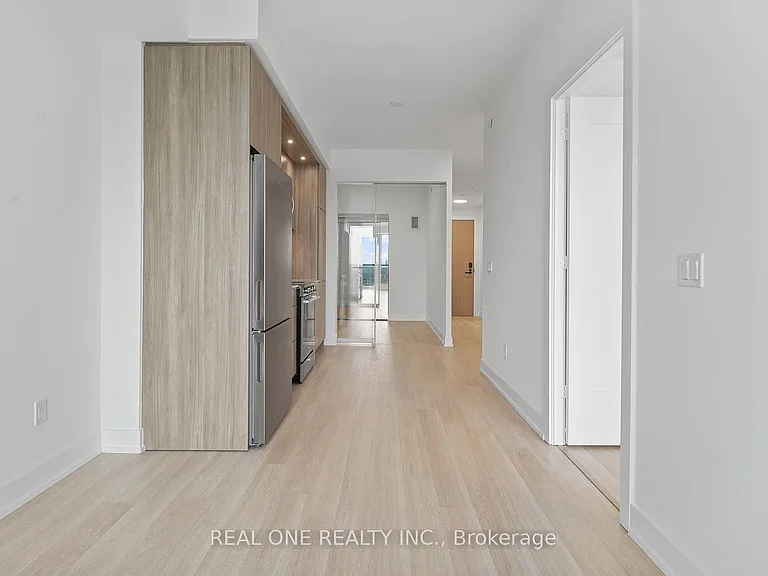 60 Central Park Dr #1602 — Photo 11