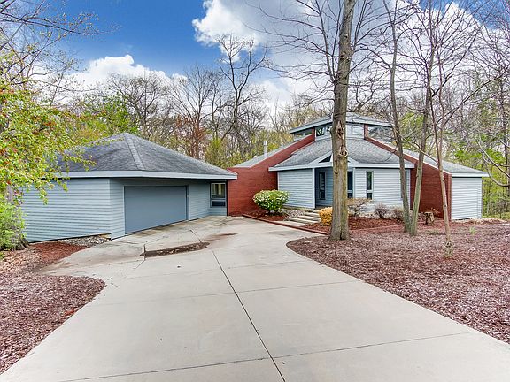 5th image of 1870 Watermill Ln