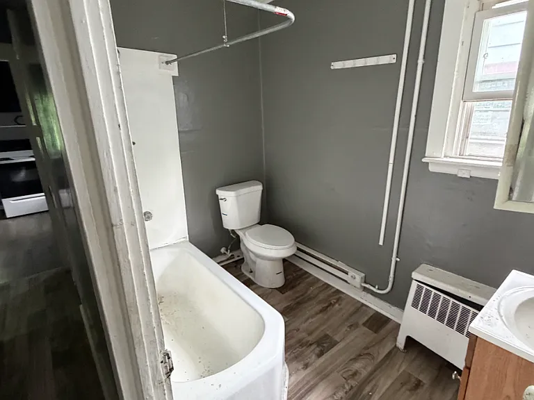 123 S Bromley Ave #2 — Photo 7