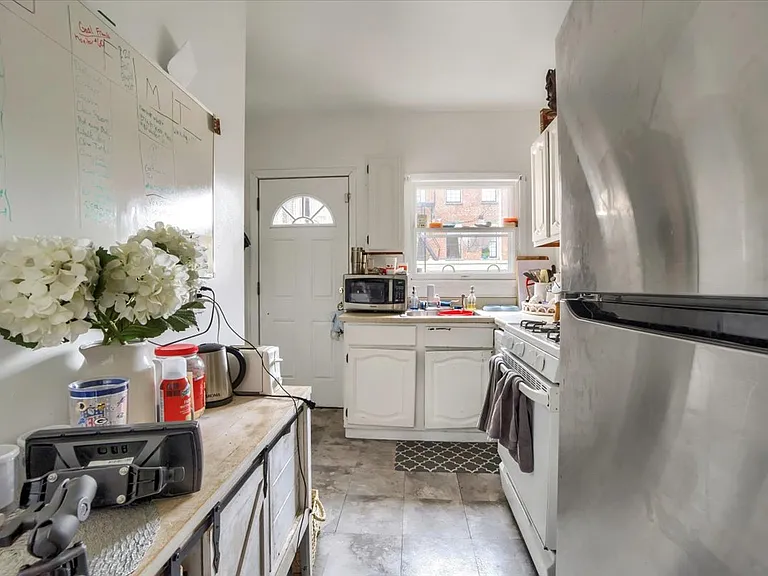 78 Burd St #2 — Photo 6