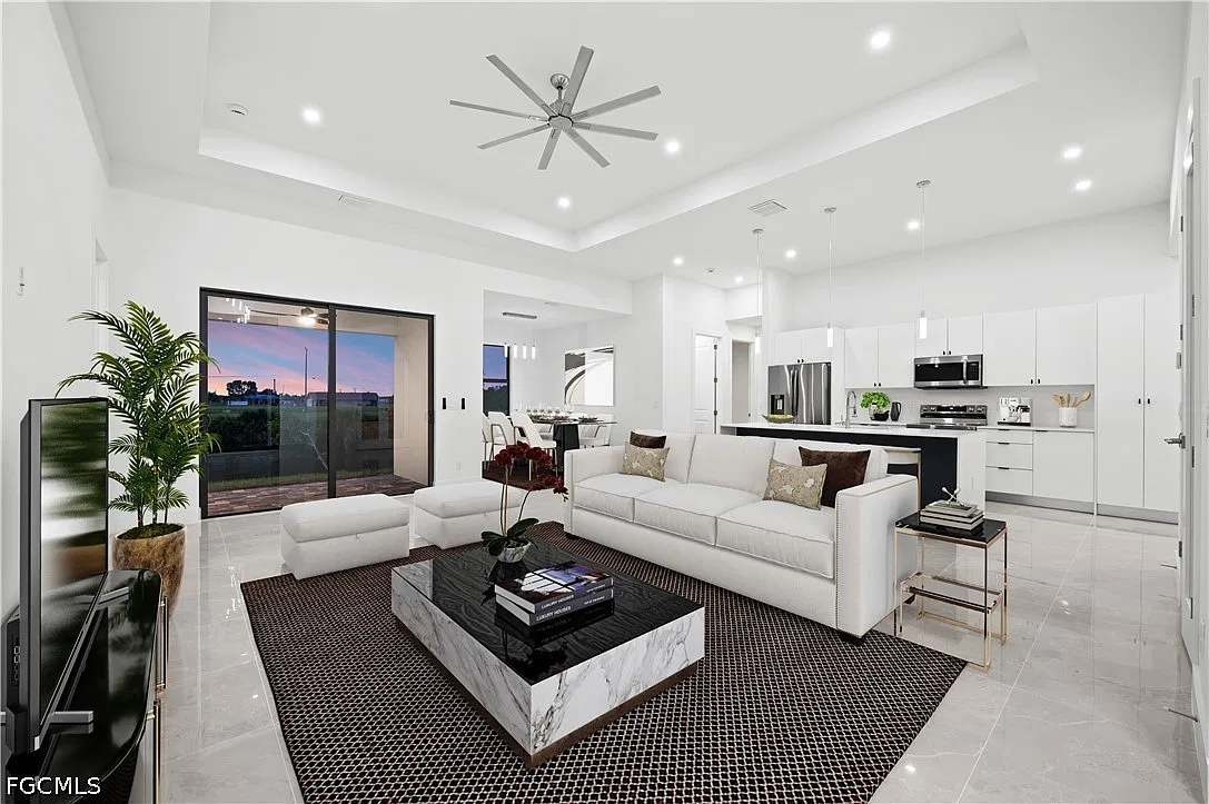 3 bed, 2.0 bath, 1940 sqft, $3,500 — Photo 3
