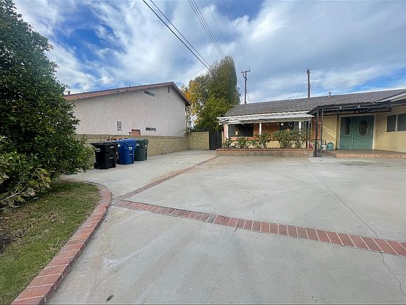 3rd image of 19503 Bluffwood St