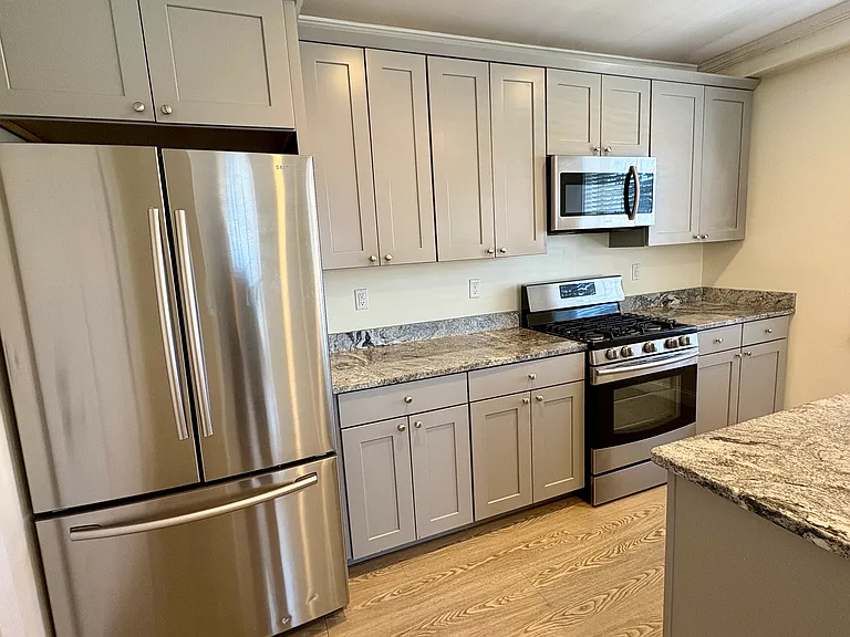 30 Elm Ave #B1 — Photo 5