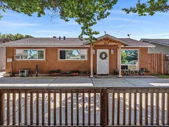 4th image of 3869 Kauai Dr