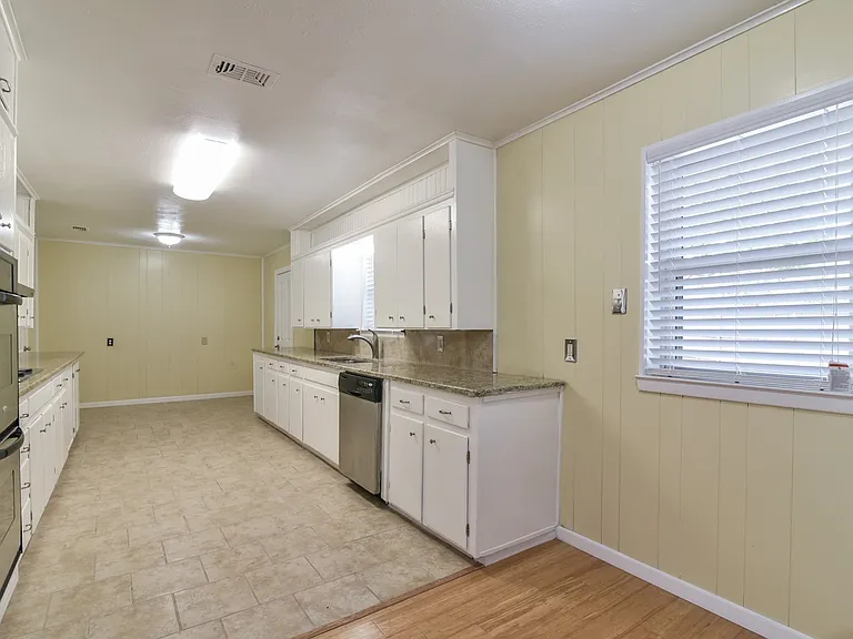 7233 Overhill Rd — Photo 14