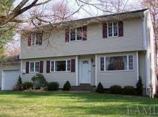 3574 Kamhi Dr, Yorktown Heights, NY 10598