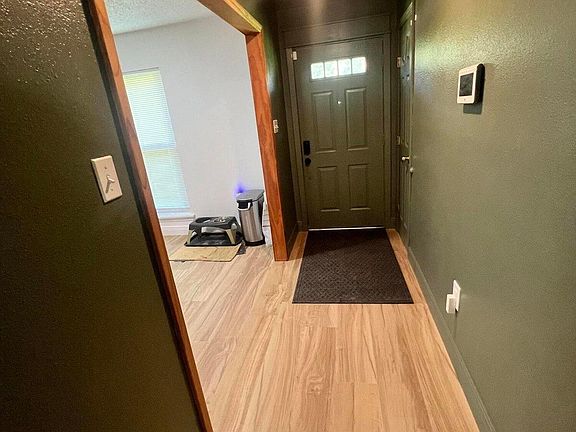 4th image of 11258 Laura Ln