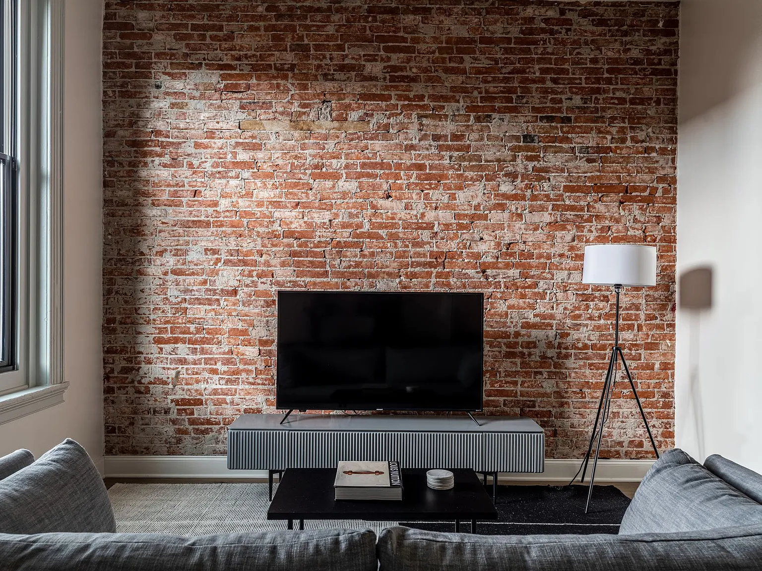 Luxury On Pine — Photo 3