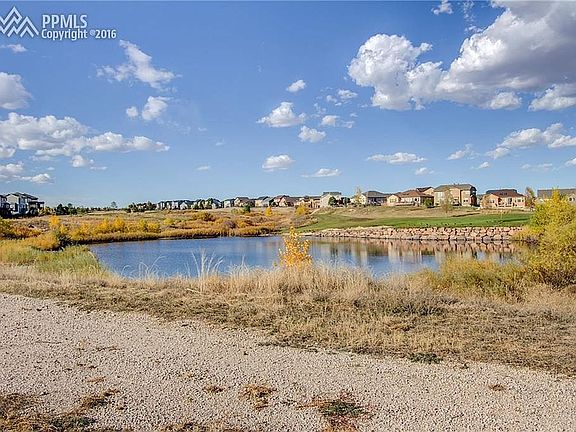 Backs to Pond & 17th Green