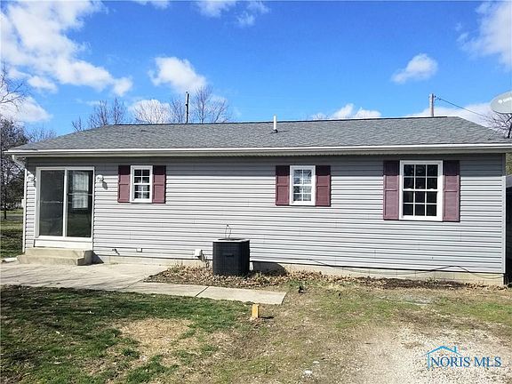 5th image of 109 Dewey St